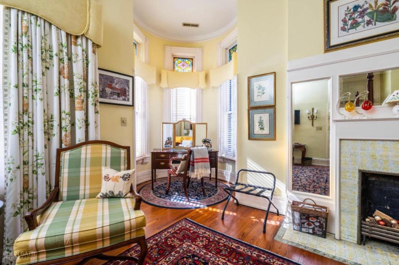 לינה וארוחת בוקר מאקון Burke Mansion מראה חיצוני תמונה